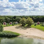 6 - Persoons Lakeside 35 *