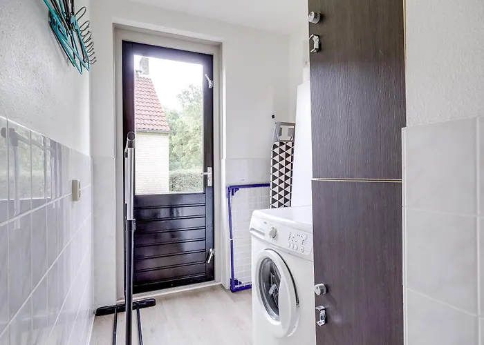 6 - Persoons Lakeside 35 بيت للعطل