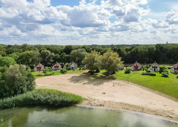 6 - Persoons Lakeside 35 *